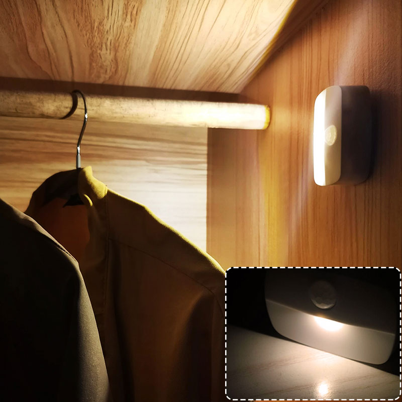 4 x SPOTS LED sans-fil - detecteur de mouvement