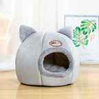 Panier chaud confortable clos chien et chat
