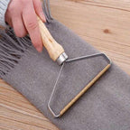 1 Acheté = 1 Offert ! Brosse anti-poils et bouloches