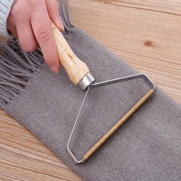 1 Acheté = 1 Offert ! Brosse anti-poils et bouloches