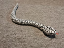 Le serpent rampant télécommandé